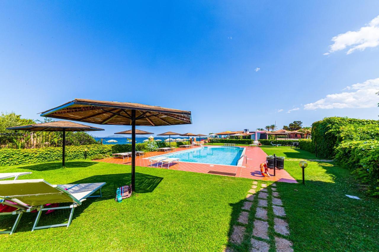 Hotel L'Esagono San Teodoro  Exterior foto
